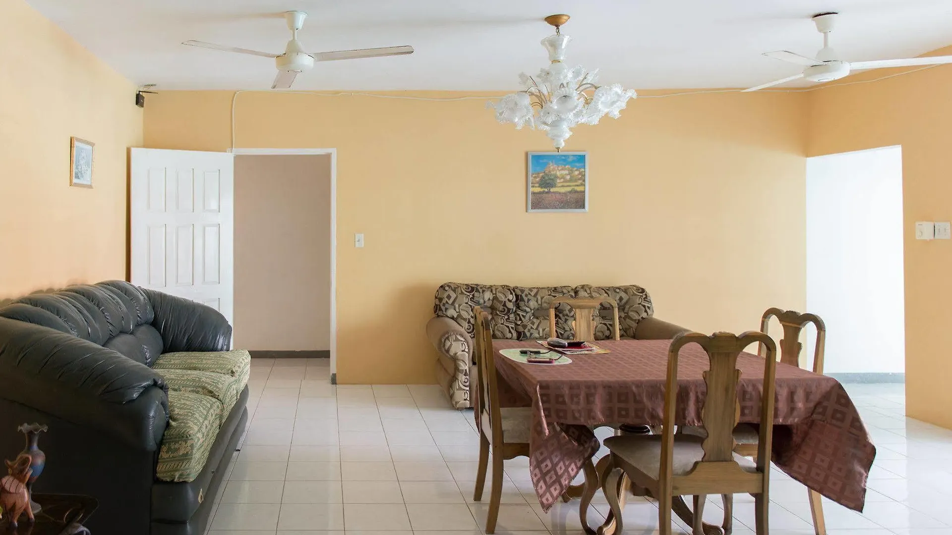 Diamond Villas And Suites Montego Bay 2*,  Jamaica