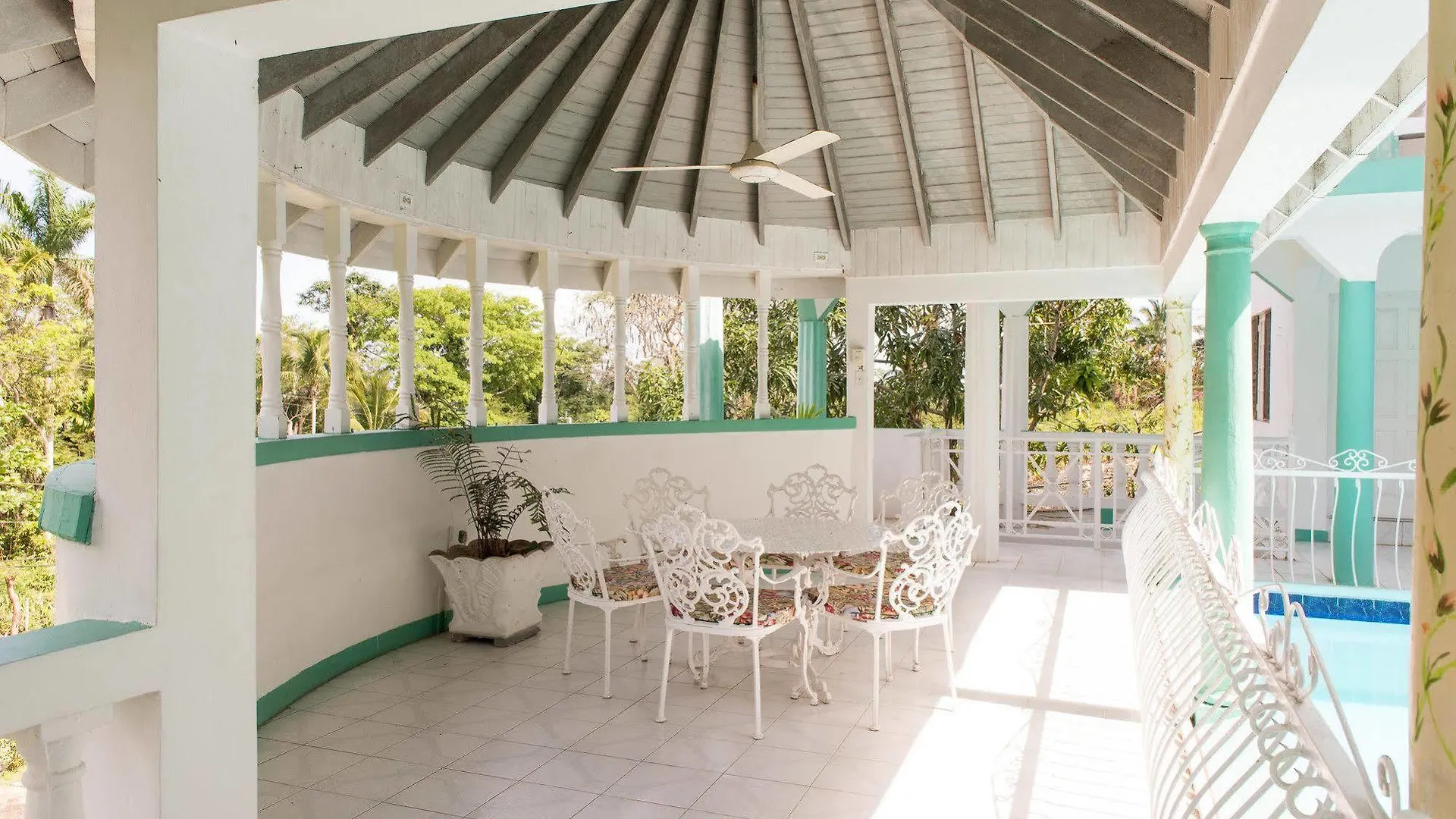 Diamond Villas And Suites Montego Bay 2*,  Jamaica
